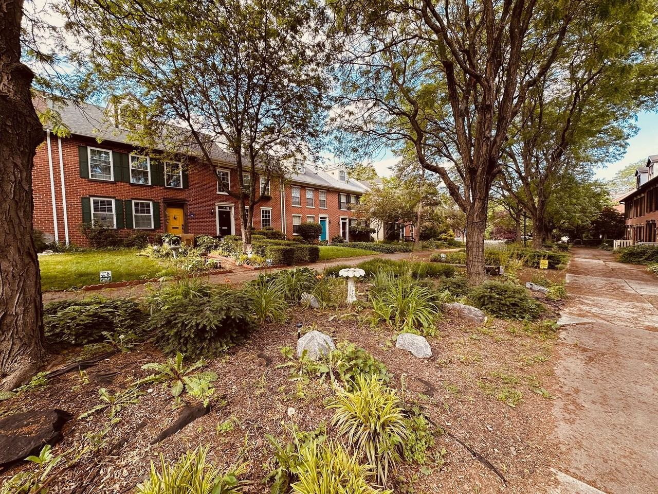 359 W Newton Ave - Photo 2 of 27