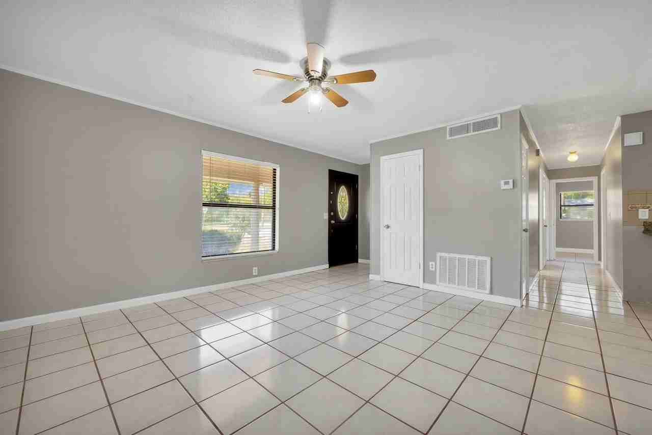 8101 Alveron Ave - Photo 4 of 20