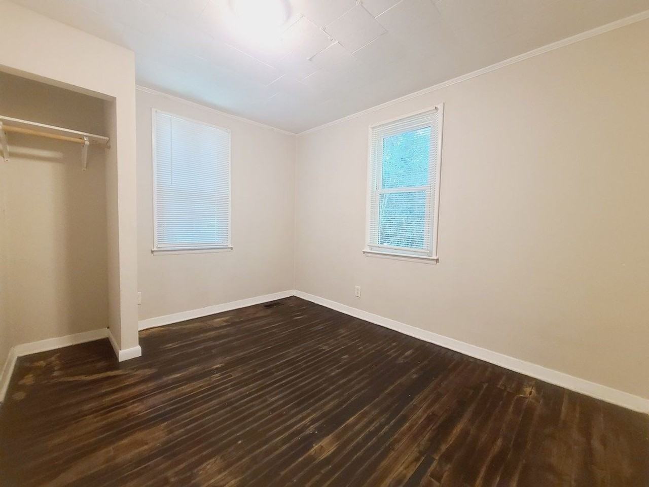 2620 Celia Ave - Photo 7 of 12