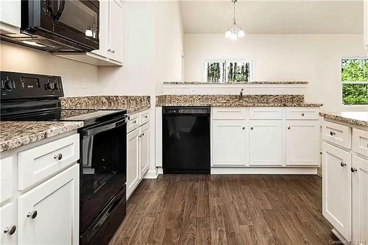 6707 Jerimoth Dr - Photo 3 of 7