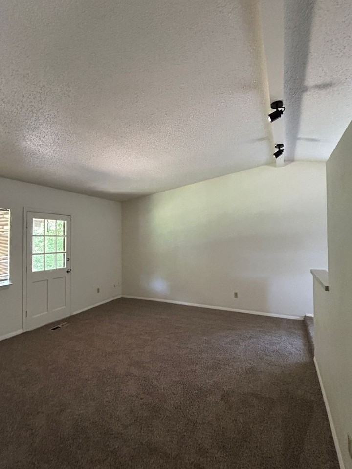 705 Woodland Way - Photo 3 of 8
