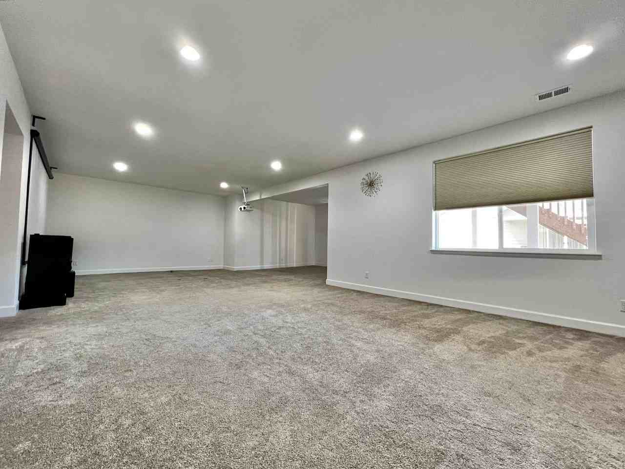 5636 Bay Hill Dr - Photo 3 of 46