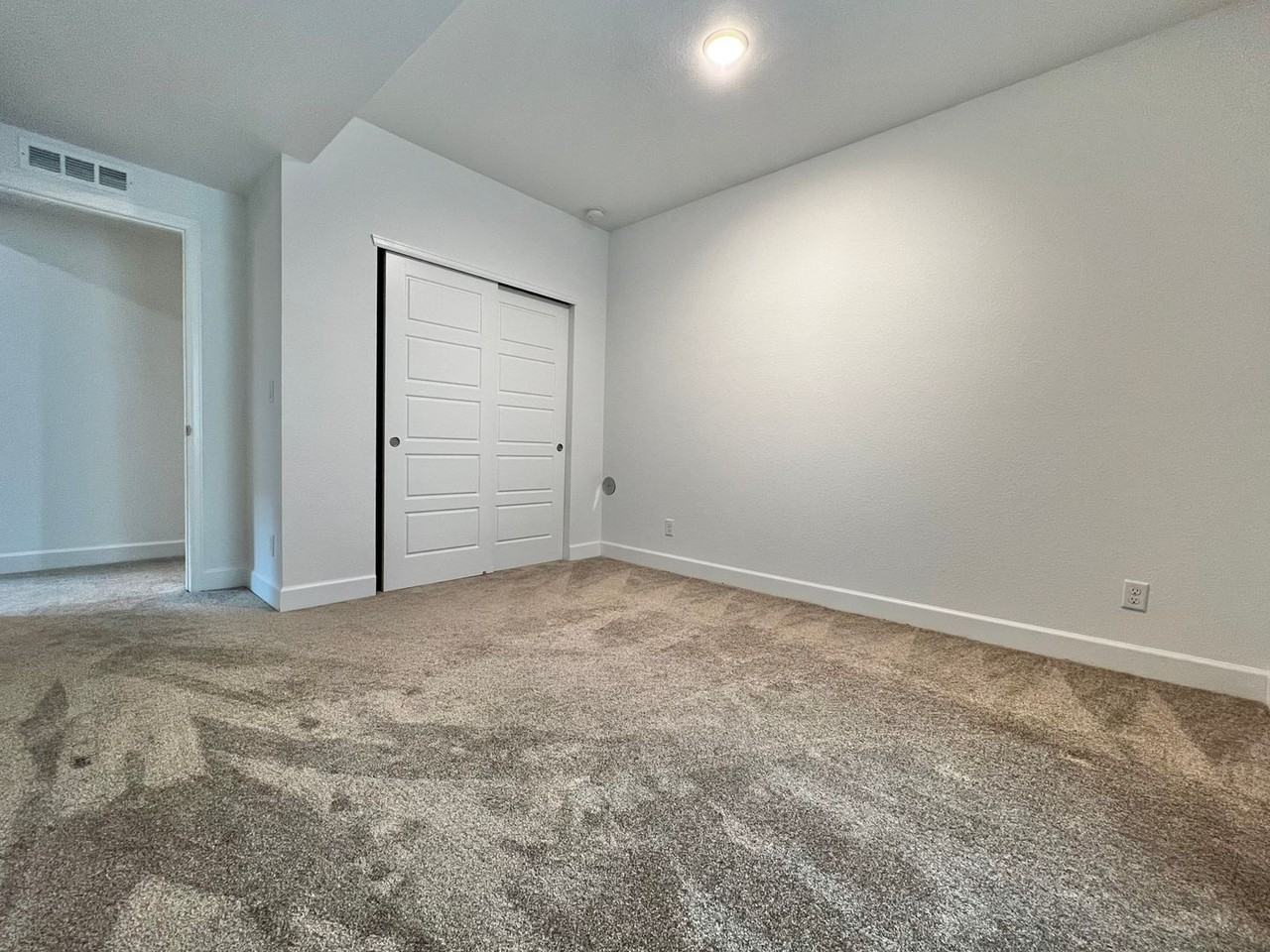 5636 Bay Hill Dr - Photo 7 of 46