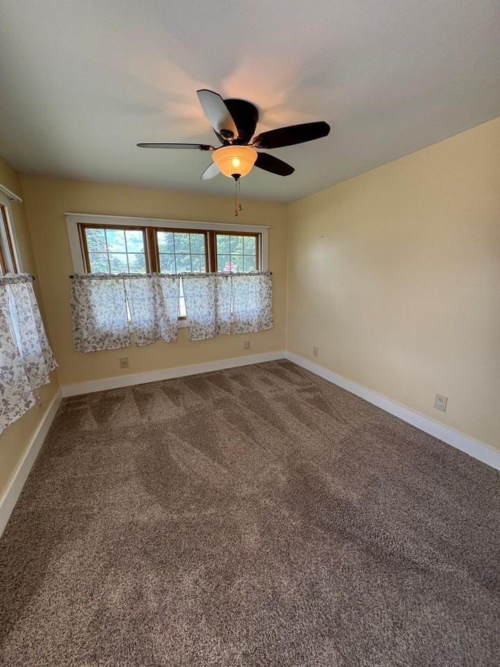 410 W Vine St - Photo 3 of 13