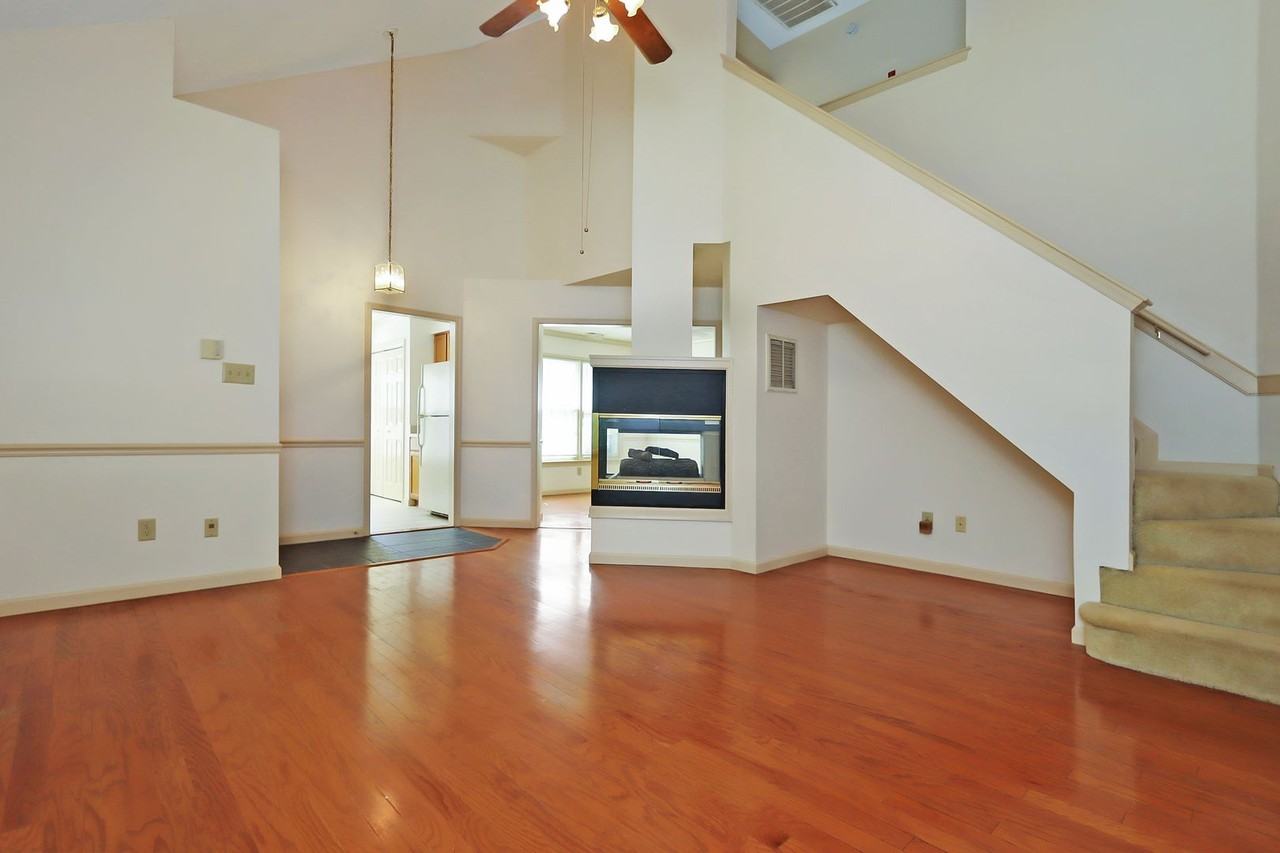 109 Larkspur Holw - Photo 4 of 21