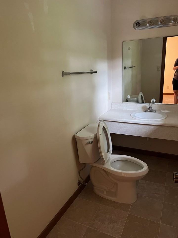 Lovell Road Apartment - Photo 6 of 18
