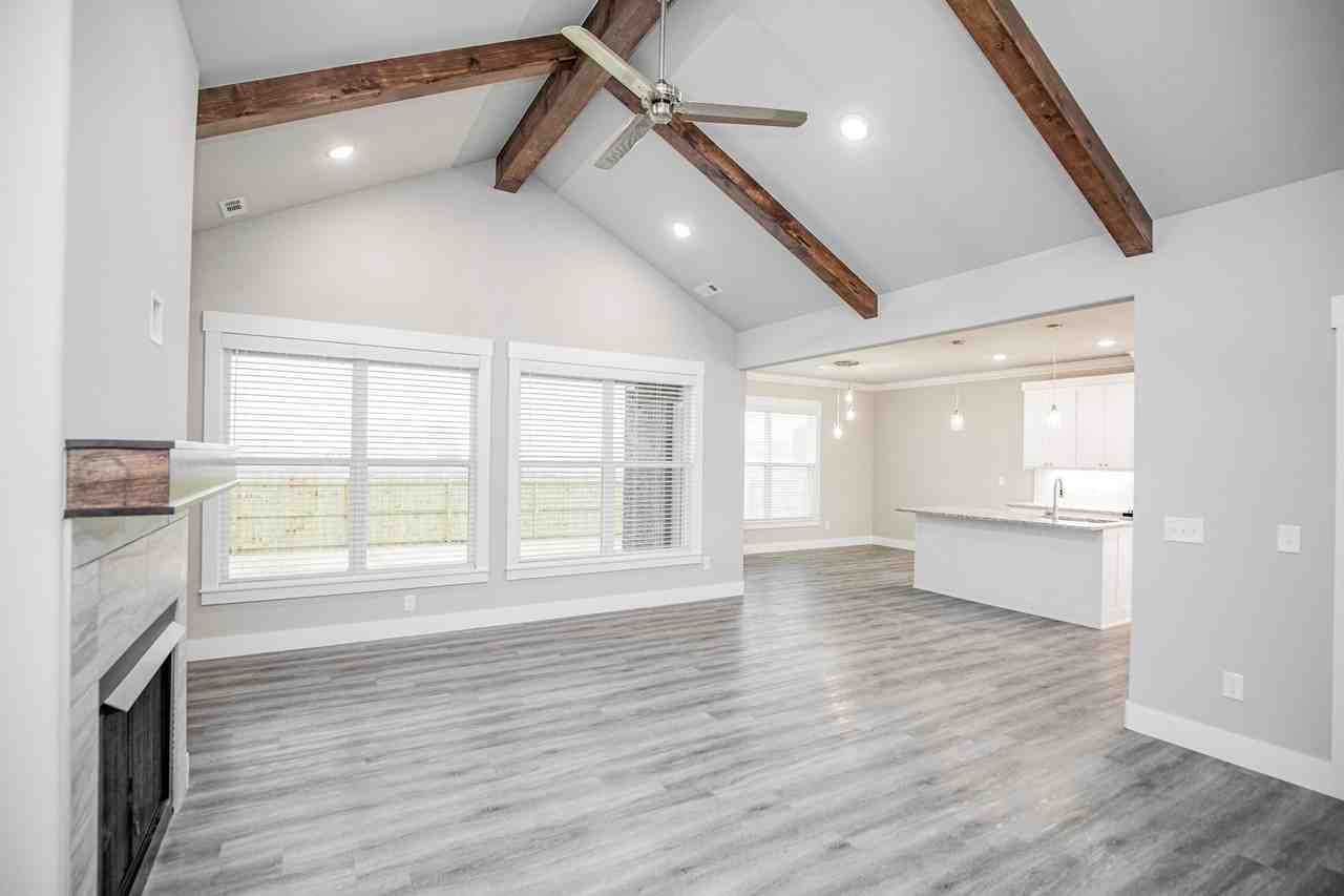 1900 Seay Cir - Photo 4 of 27