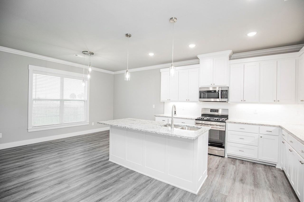 1900 Seay Cir - Photo 7 of 27