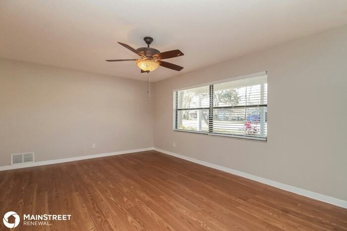 5569 Trail Side Dr - Photo 3 of 16