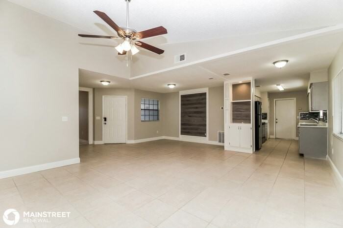 2755 Roseapple Ave - Photo 3 of 16