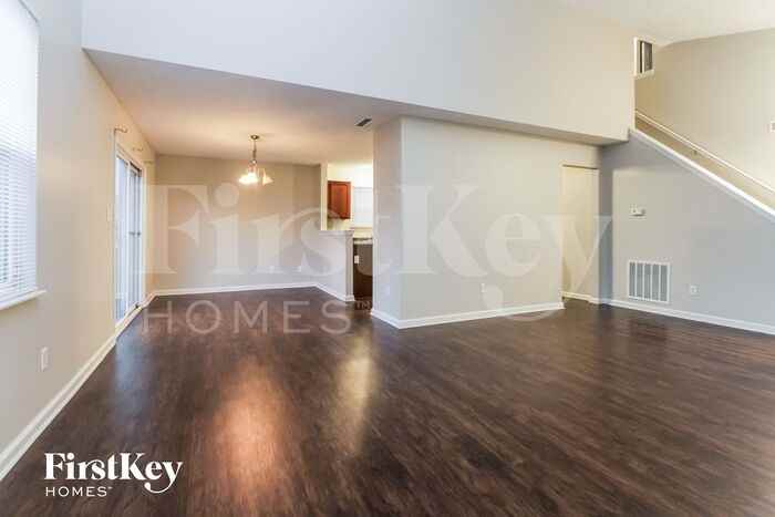 138 Village Green Dr - Photo 2 of 15