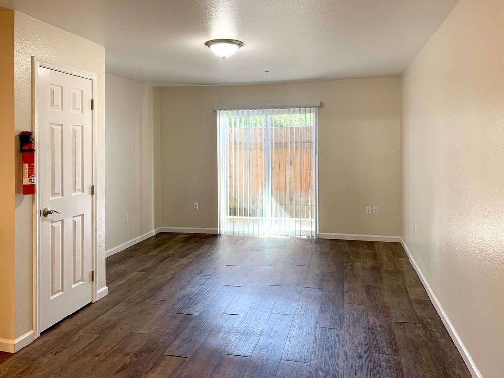 325 Union St #1F - Photo 2 of 10