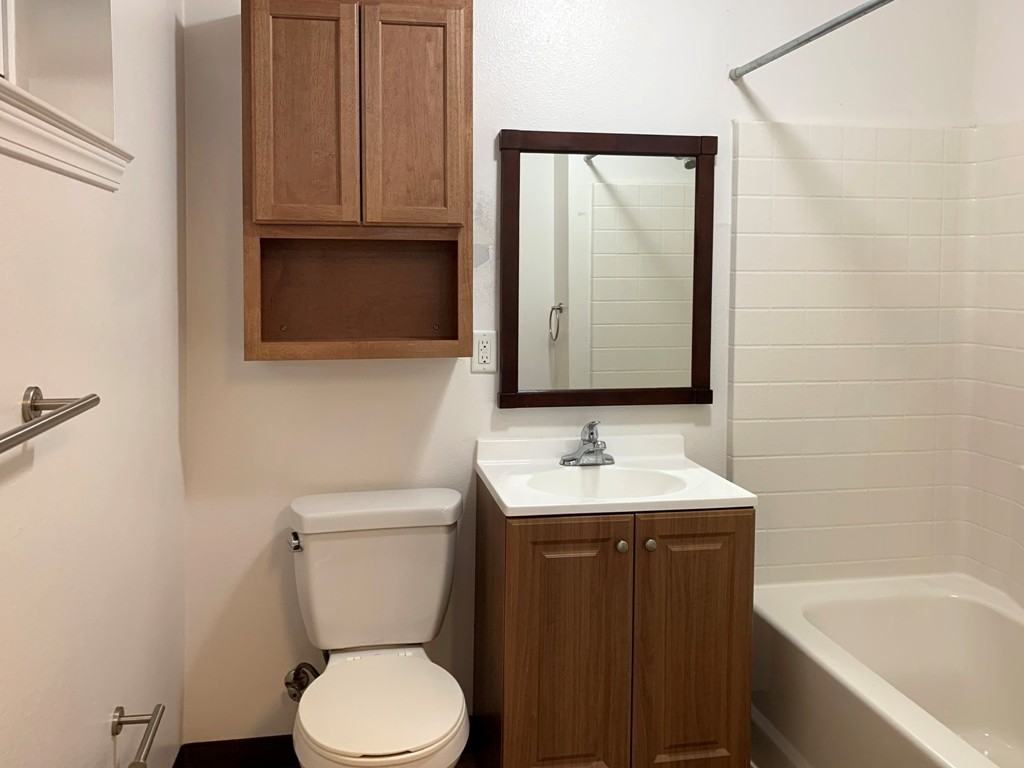 325 Union St #1F - Photo 5 of 10