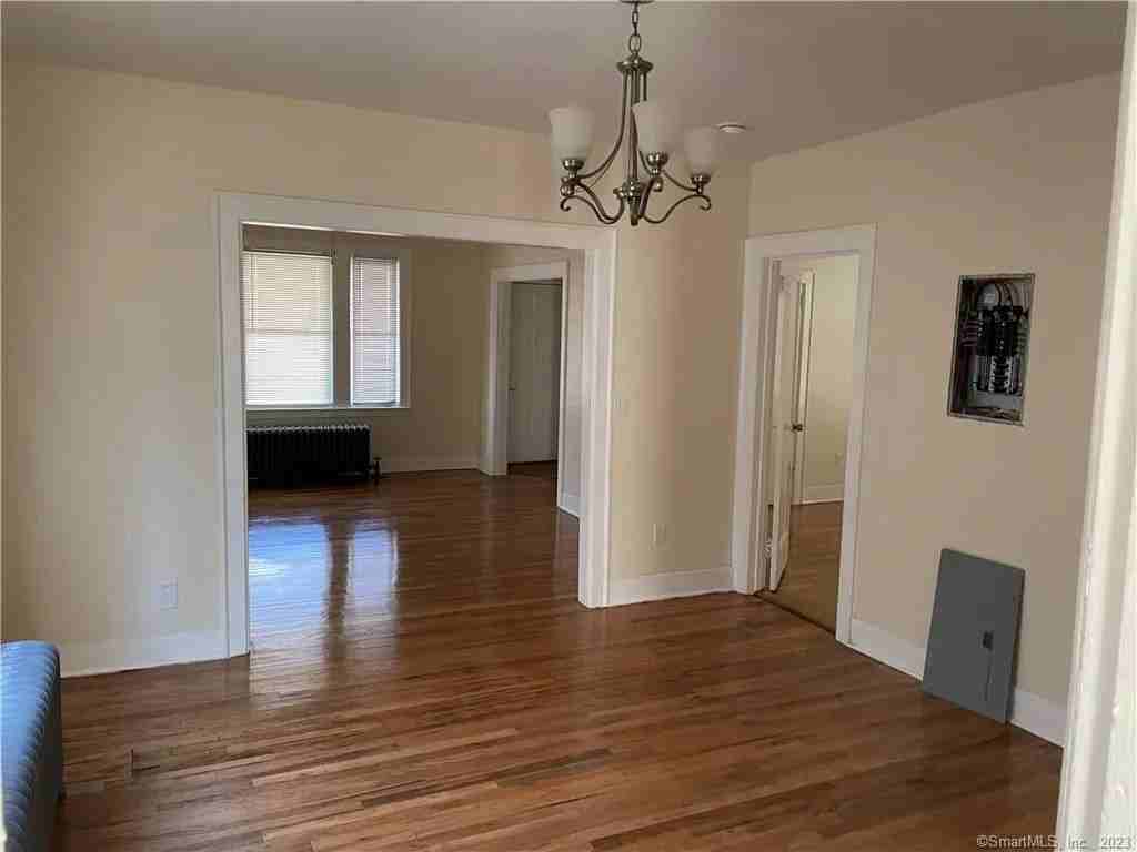 26 Eastford St #2 - Photo 4 of 8