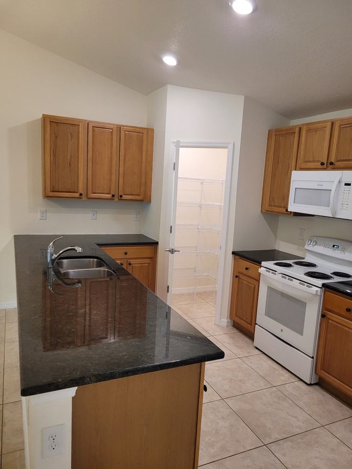 26336 Explorer Rd #26336 - Photo 7 of 17