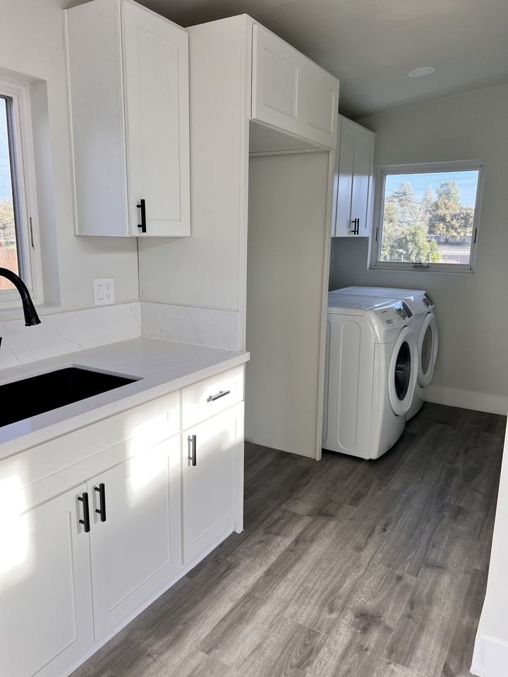 1839 44th St #NA - Photo 7 of 9