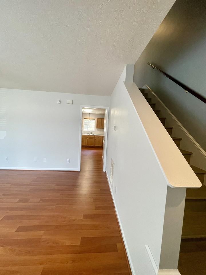 1069 Blue Ridge View Cir #1 - Photo 5 of 28