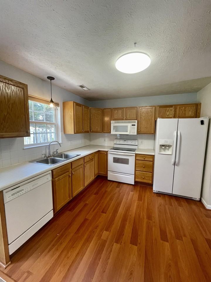 1069 Blue Ridge View Cir #1 - Photo 7 of 27