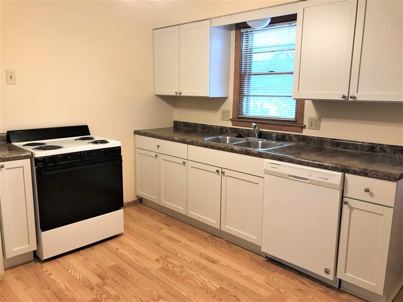 410 Pawling St #1 - Photo 4 of 13