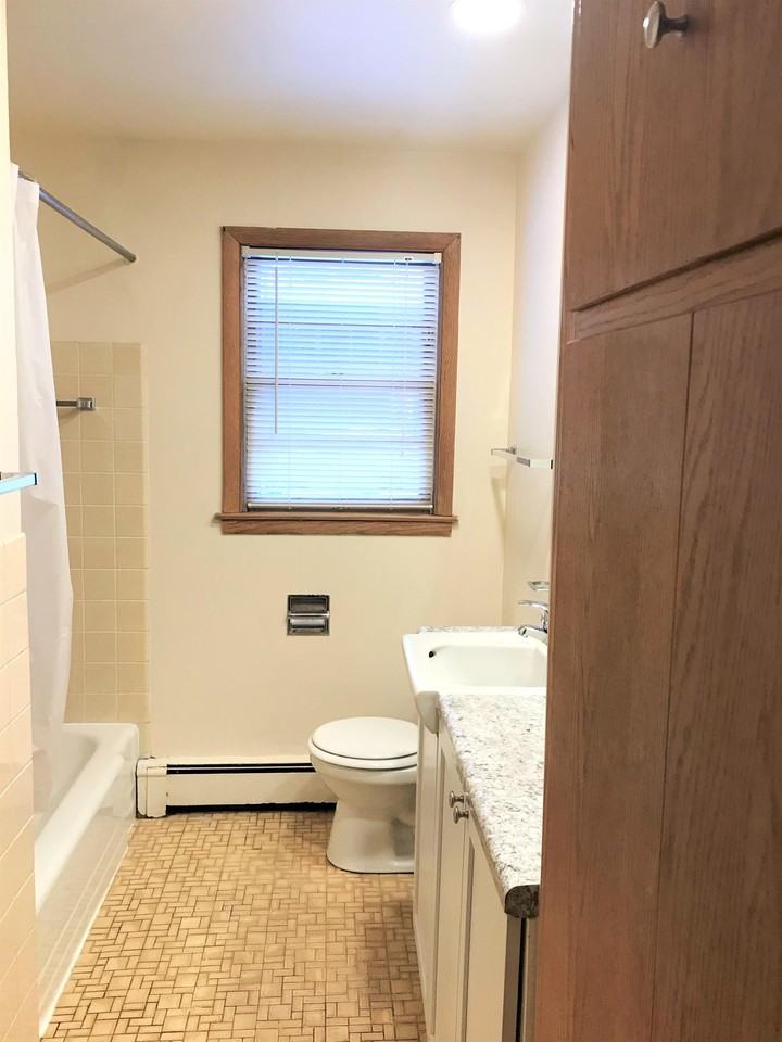 410 Pawling St #1 - Photo 6 of 13