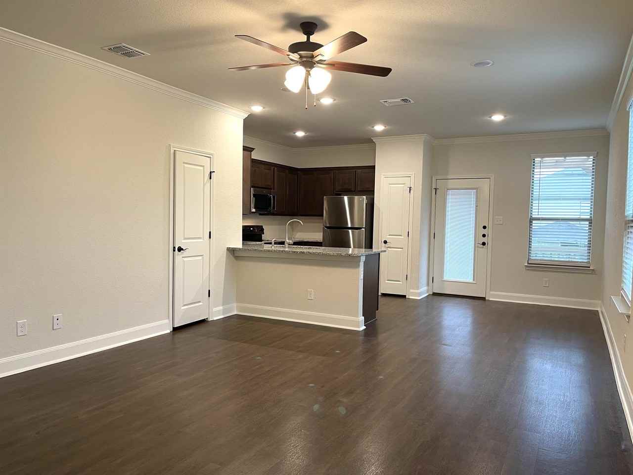 2222 Sandlewood Cv #101 - Photo 4 of 20