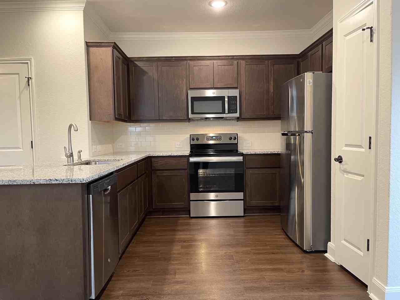 2222 Sandlewood Cv #101 - Photo 6 of 20