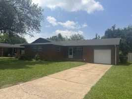 featured image of 4800 Lisa Ln #1