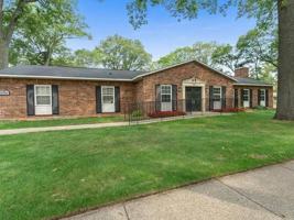 featured image of 1890 Carriage Rd