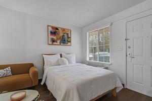 featured image of 1920 Ivy Creek Blvd