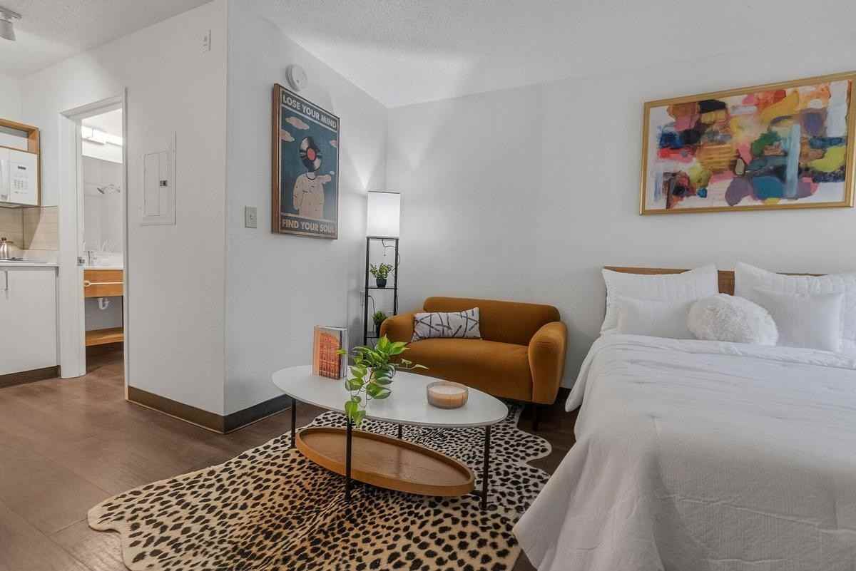 1920 Ivy Creek Boulevard - Photo 3 of 21