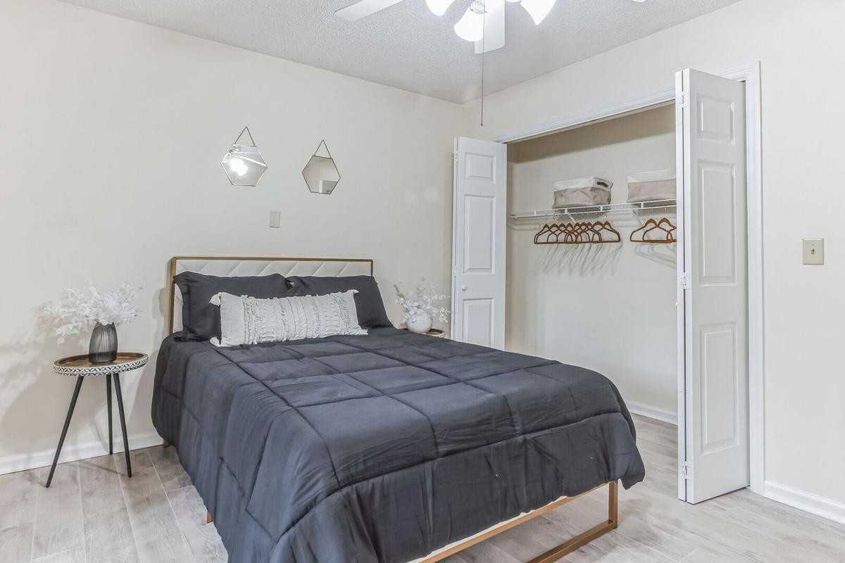 950 Travelers Blvd - Photo 2 of 19