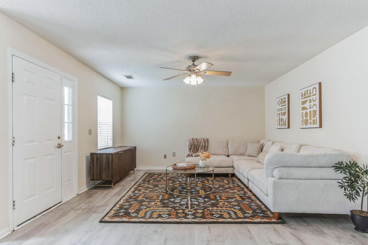950 Travelers Blvd - Photo 7 of 19