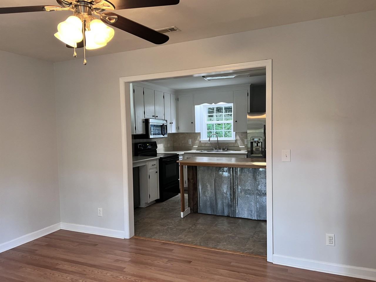 69 Rainbow Rd - Photo 4 of 15