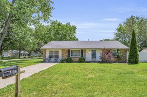 featured image of 802 Stratford Dr #1