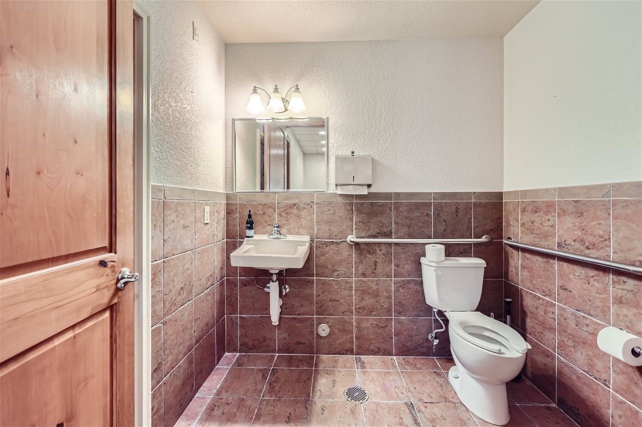 13984 13984 W Bowles AveUnit 100 #1 - Photo 7 of 10