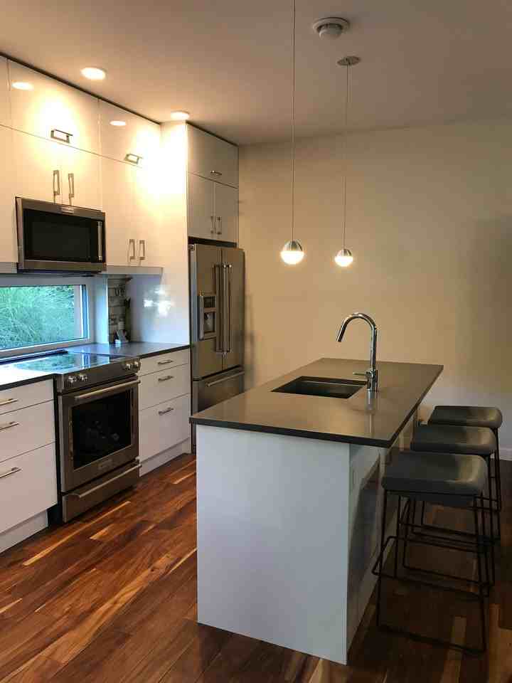 734 Mary Street - Photo 2 of 7