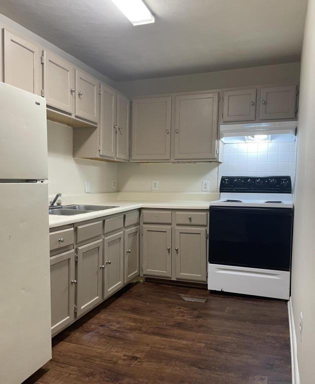 742 Lexington St - Photo 2 of 8