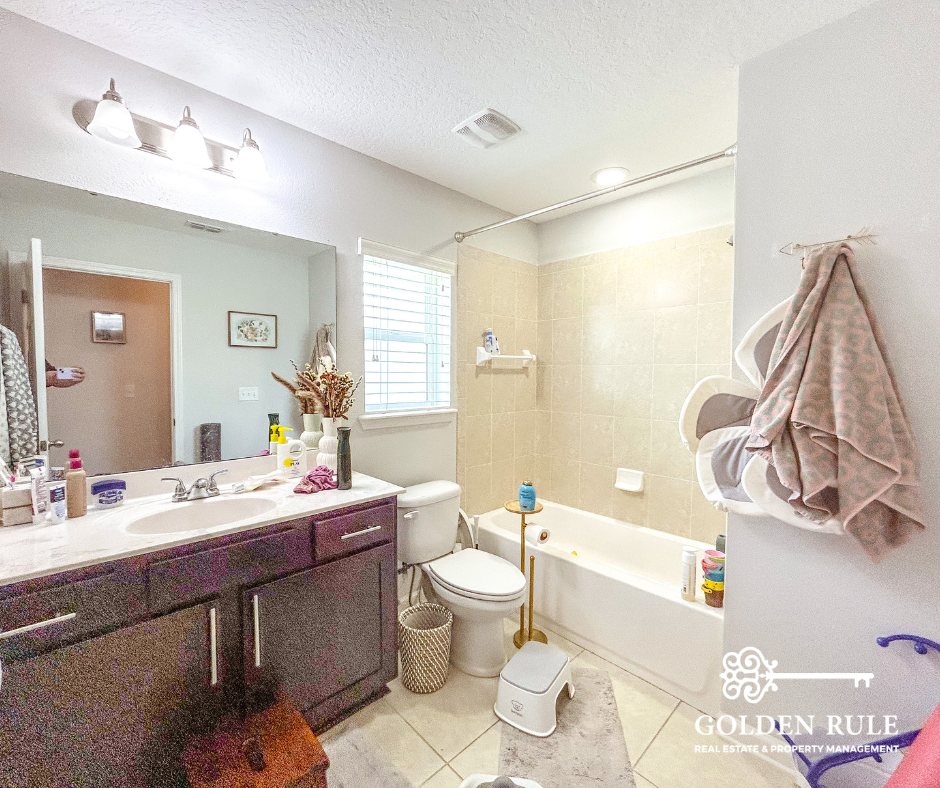 8258 Nw 54th St - Photo 4 of 14