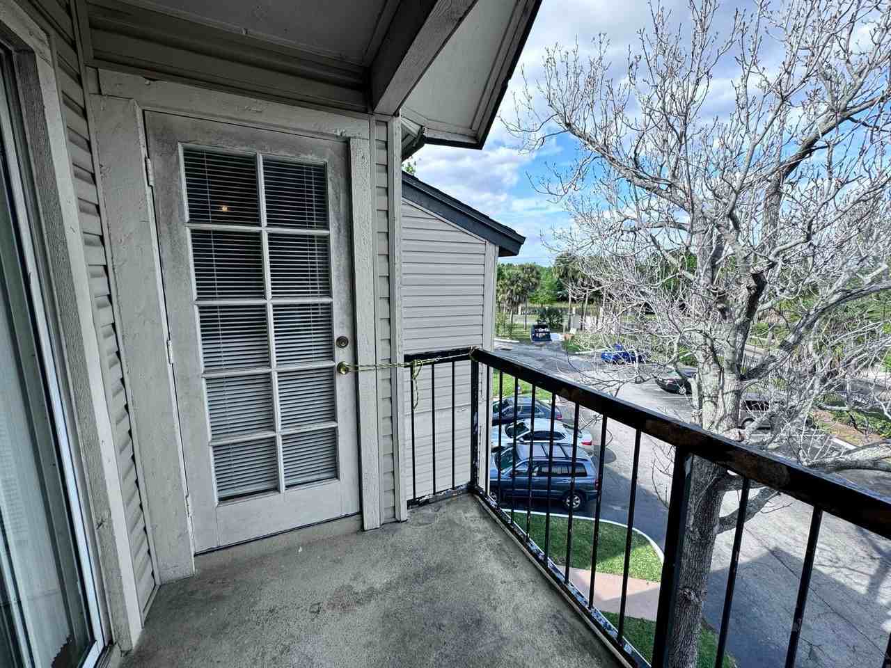 1916 Lake Atriums Cir #33 - Photo 3 of 22