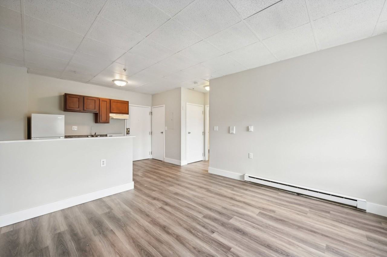 Franklin Park Apartments - Photo 5 of 50