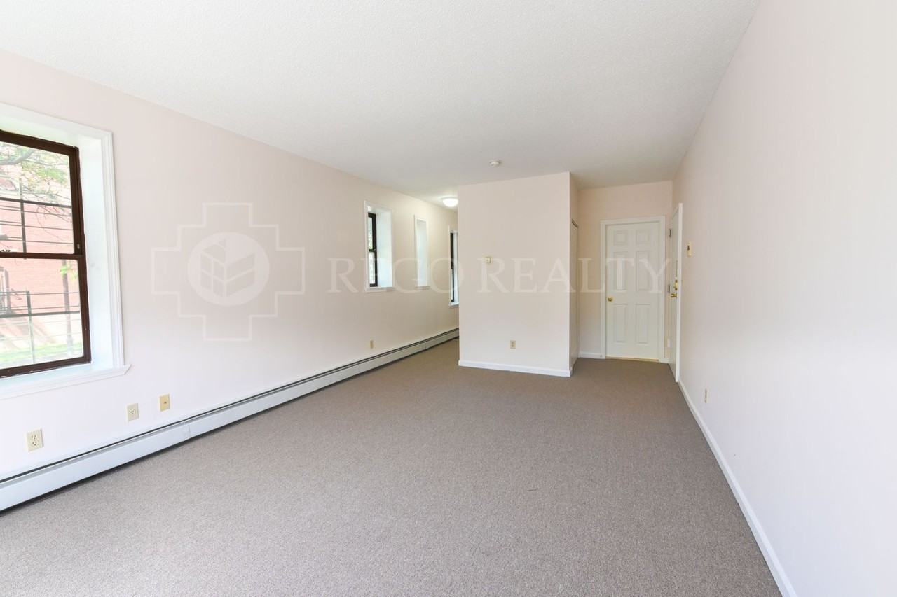 26 Congress St / Luca Investments LLC - Photo 2 of 7