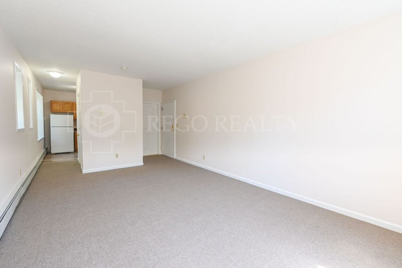 26 Congress St / Luca Investments LLC - Photo 3 of 7