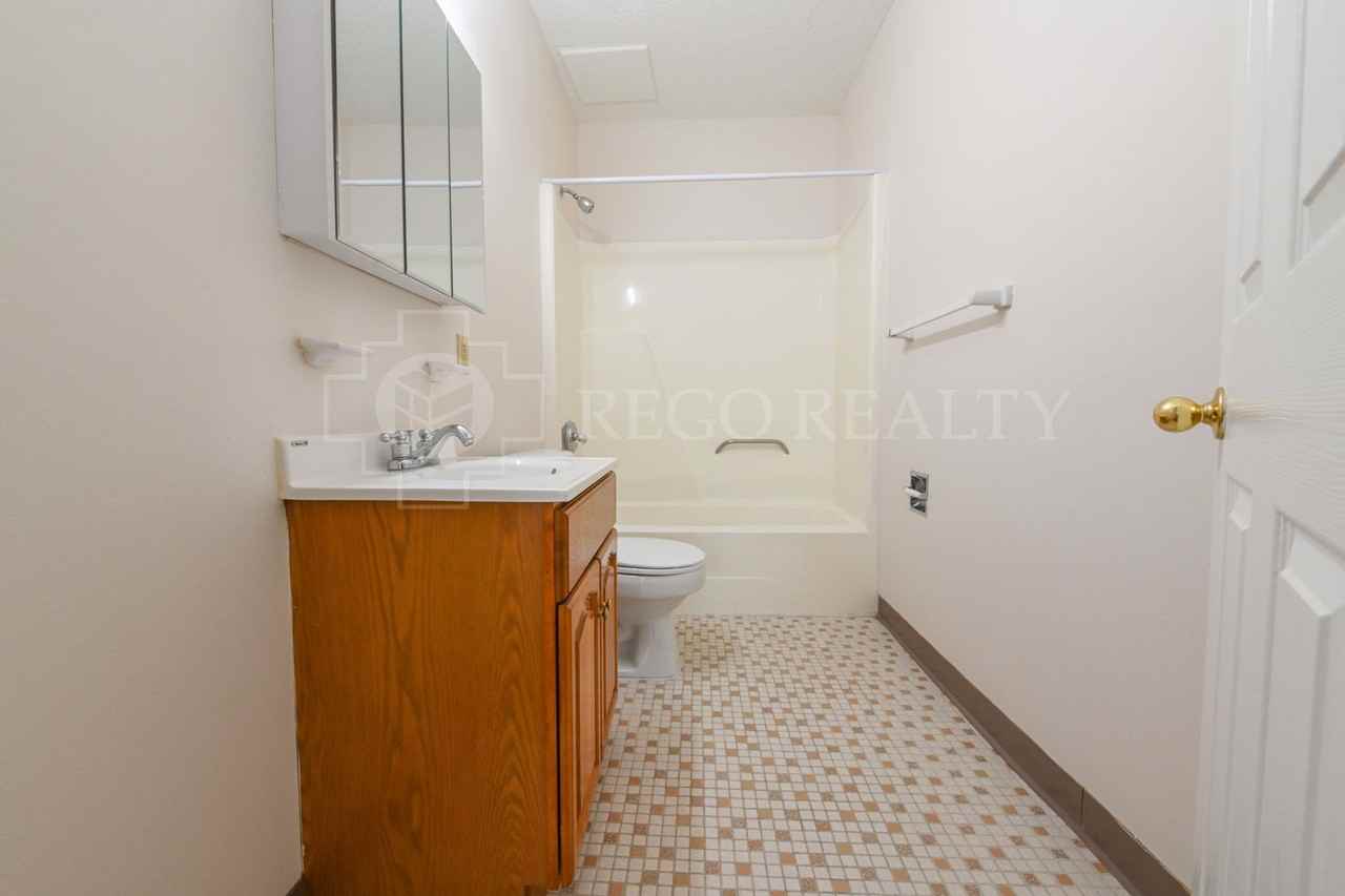 26 Congress St / Luca Investments LLC - Photo 5 of 7