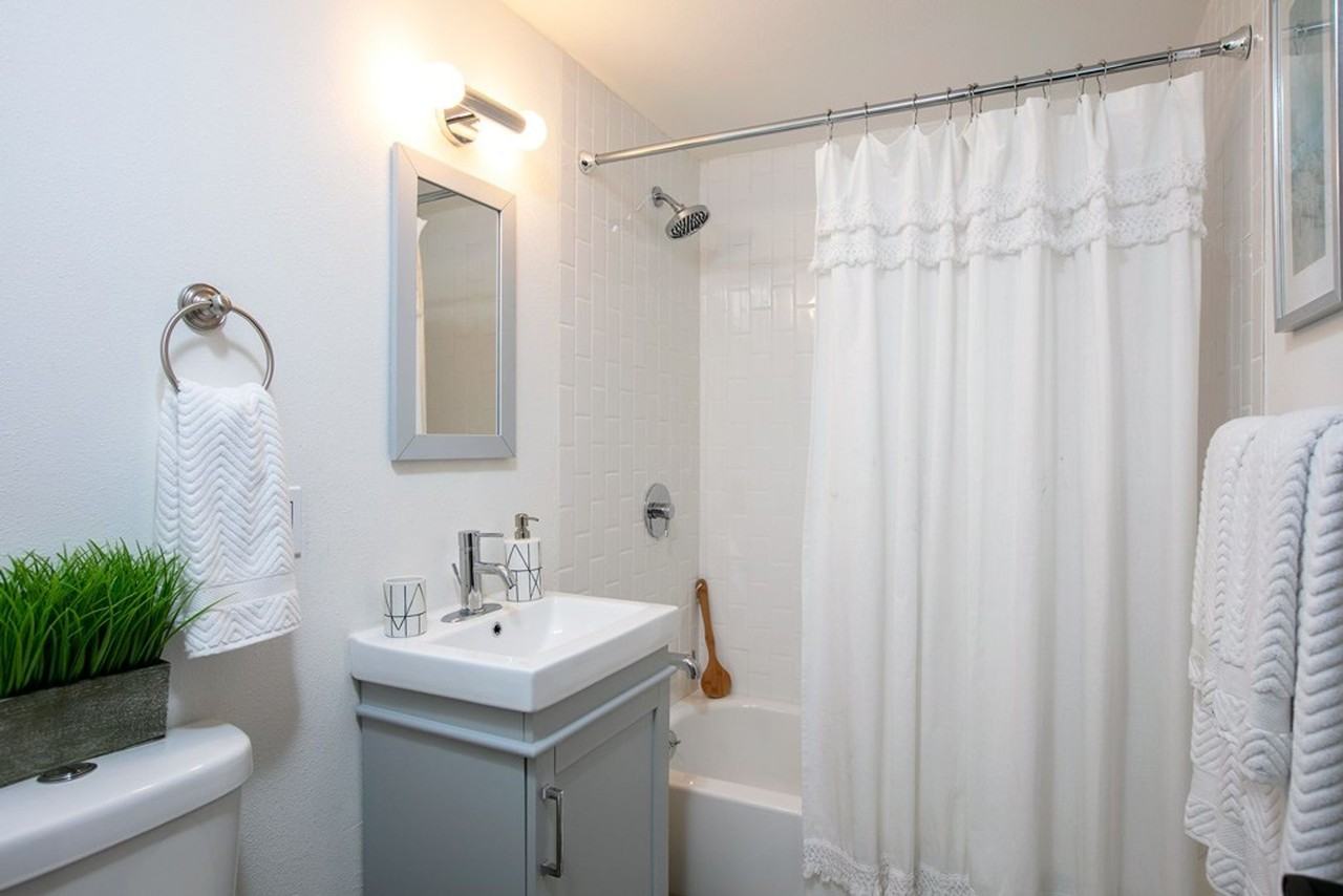 Mayn Suites - Photo 6 of 30