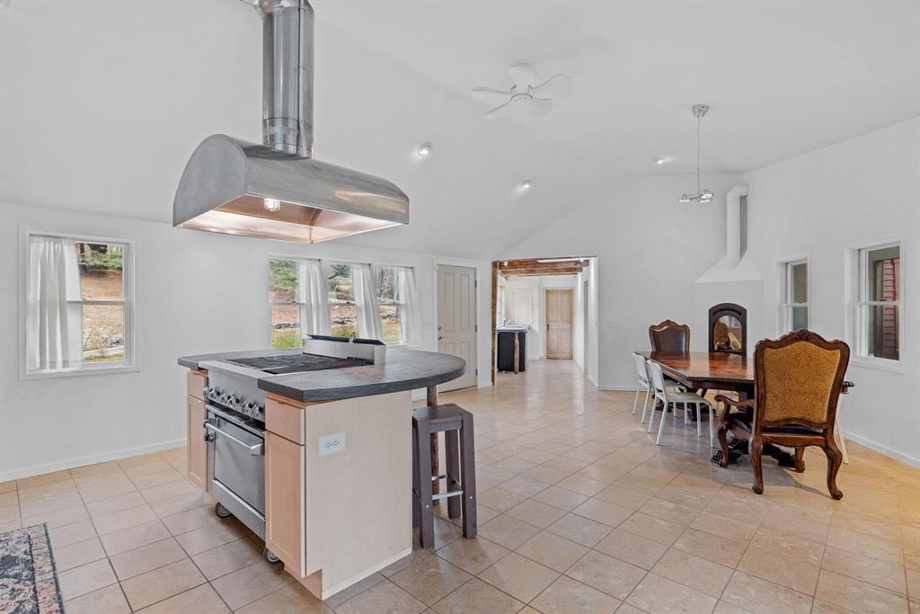 195 Pinnacle Ridge Road - Photo 4 of 32