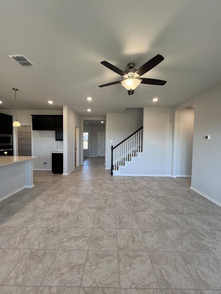 14611 Flatiron Clf - Photo 6 of 46