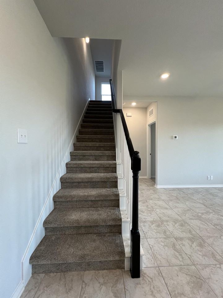 14611 Flatiron Clf - Photo 4 of 46