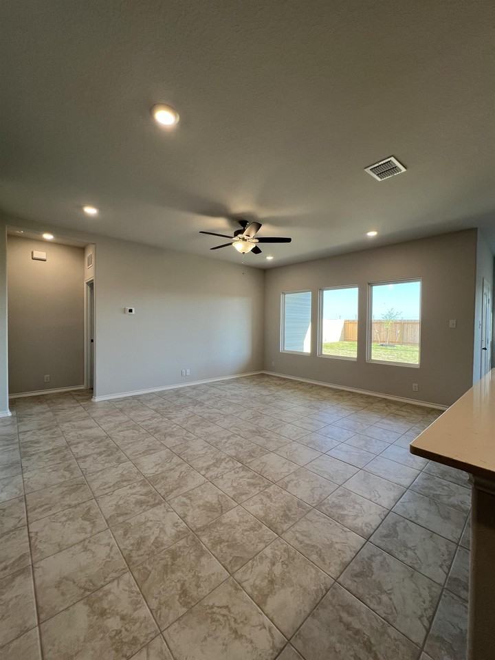 14611 Flatiron Clf - Photo 7 of 46