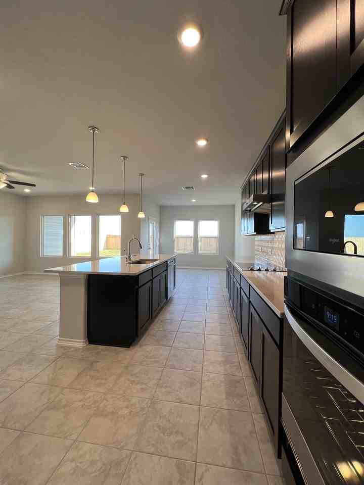 14611 Flatiron Clf - Photo 2 of 46