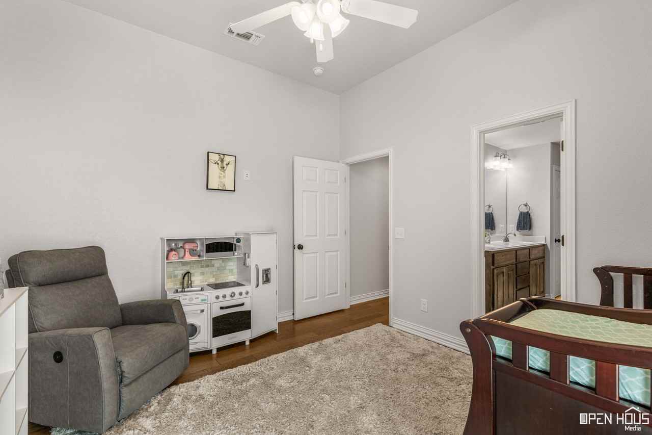 8 Clover Court - Photo 7 of 32